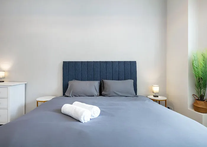 5A - Bright And Airy 2 Bedroom Apartment - Close To Central